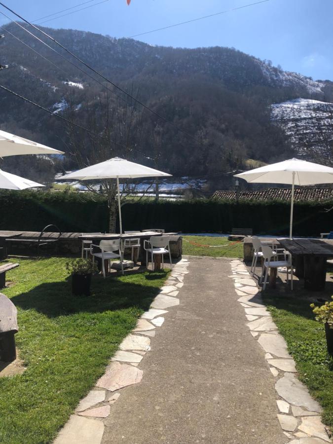Hotel Restaurante La Carasca Orle Exterior photo